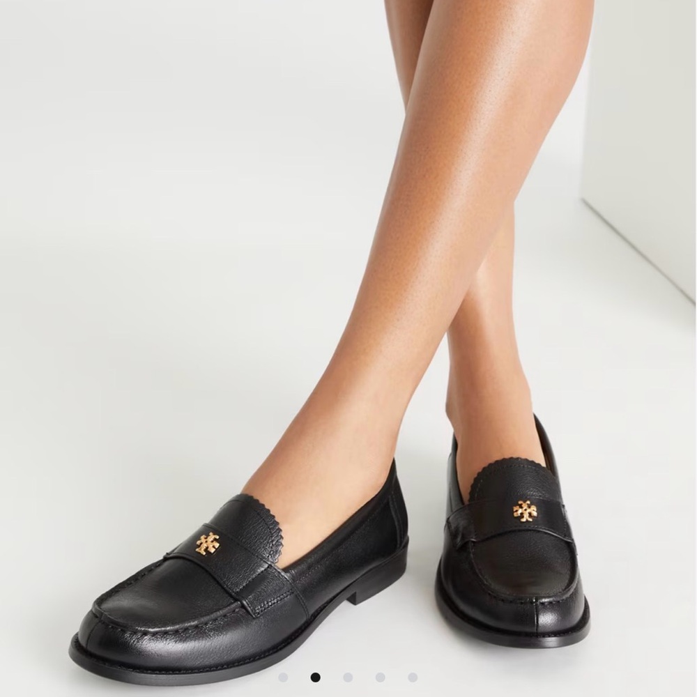 Tory Burch CLASSIC LOAFER size 9